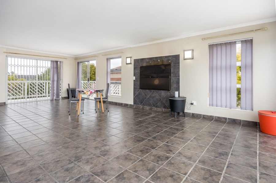 5 Bedroom Property for Sale in Rouxville Western Cape
